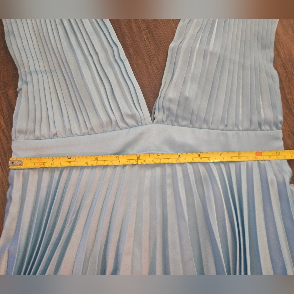 Abercrombie & Fitch Small Tall Light Blue Pleated Plunge Neckline Mini Dress - Picture 11 of 11